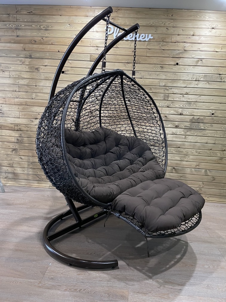 Подвесное двухместное кресло Реклайнер вид в профиль цвет серый с коричневыми подушками