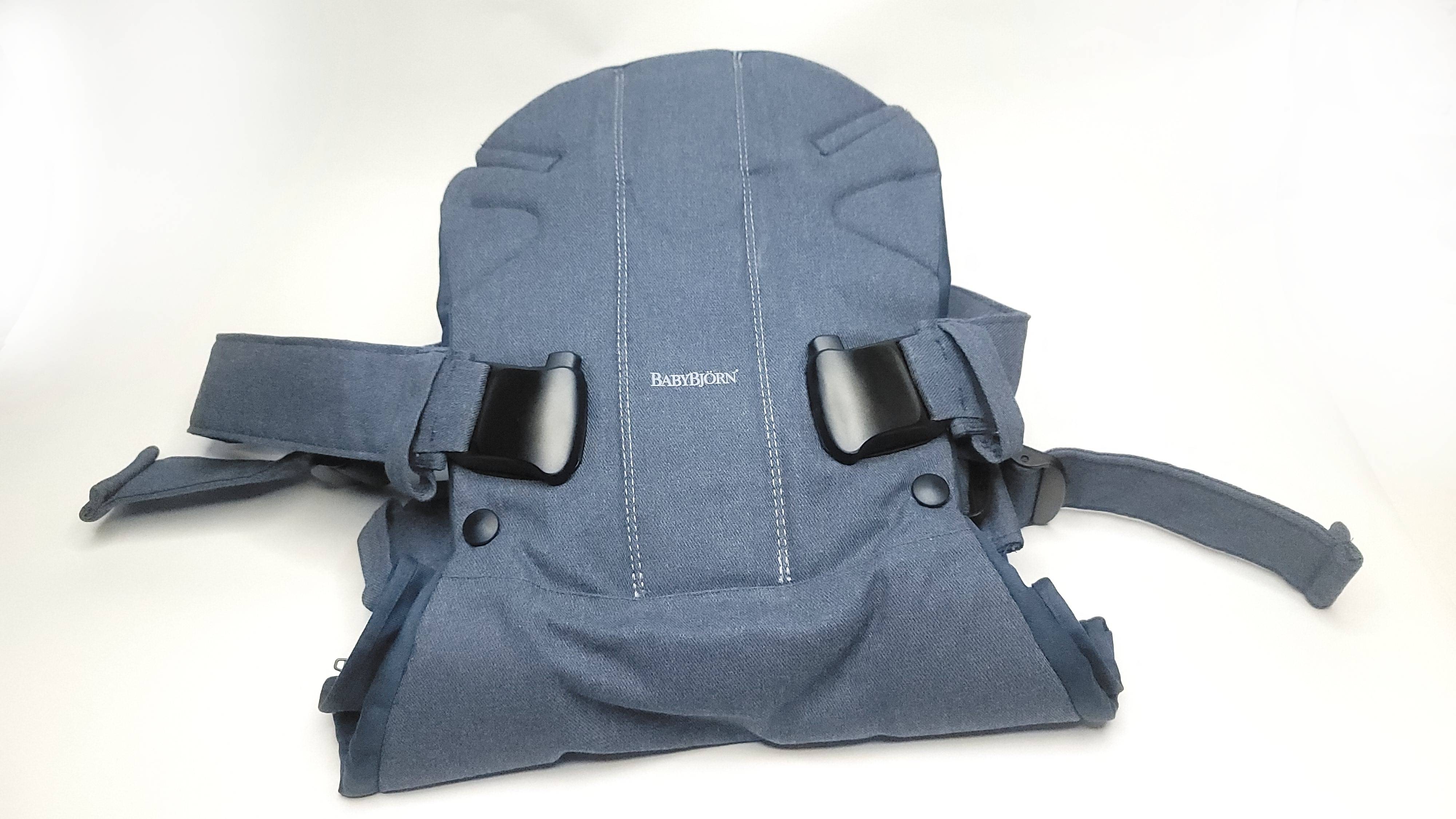 Продажа детского рюкзака-переноски Babybjorn One Cotton, цвет синий, состояние: хорошее. Тест-драйв и доставка по России.