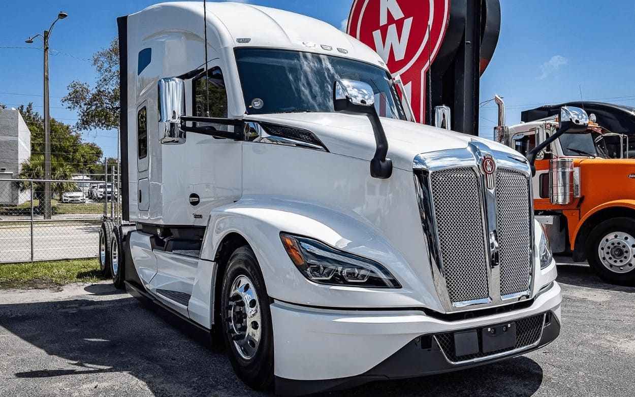 Эвакуатор Kenworth T680, 2023 г., тягач