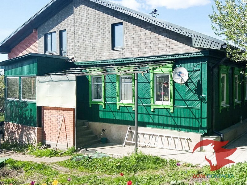 Обновление покраски старого жилого дома