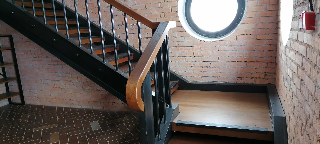 г-образная лестница