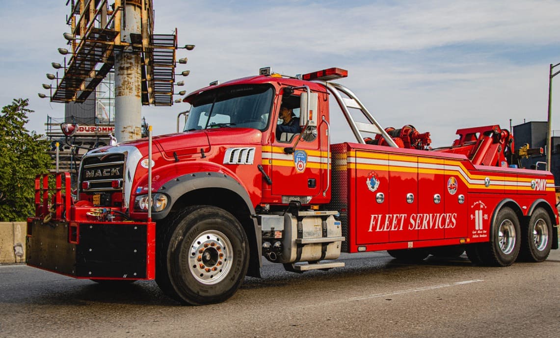 Эвакуатор MACK Granite FDNY