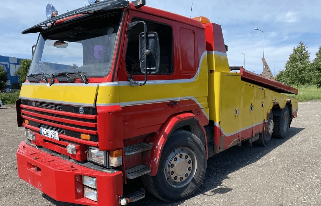 Эвакуатор SCANIA P113