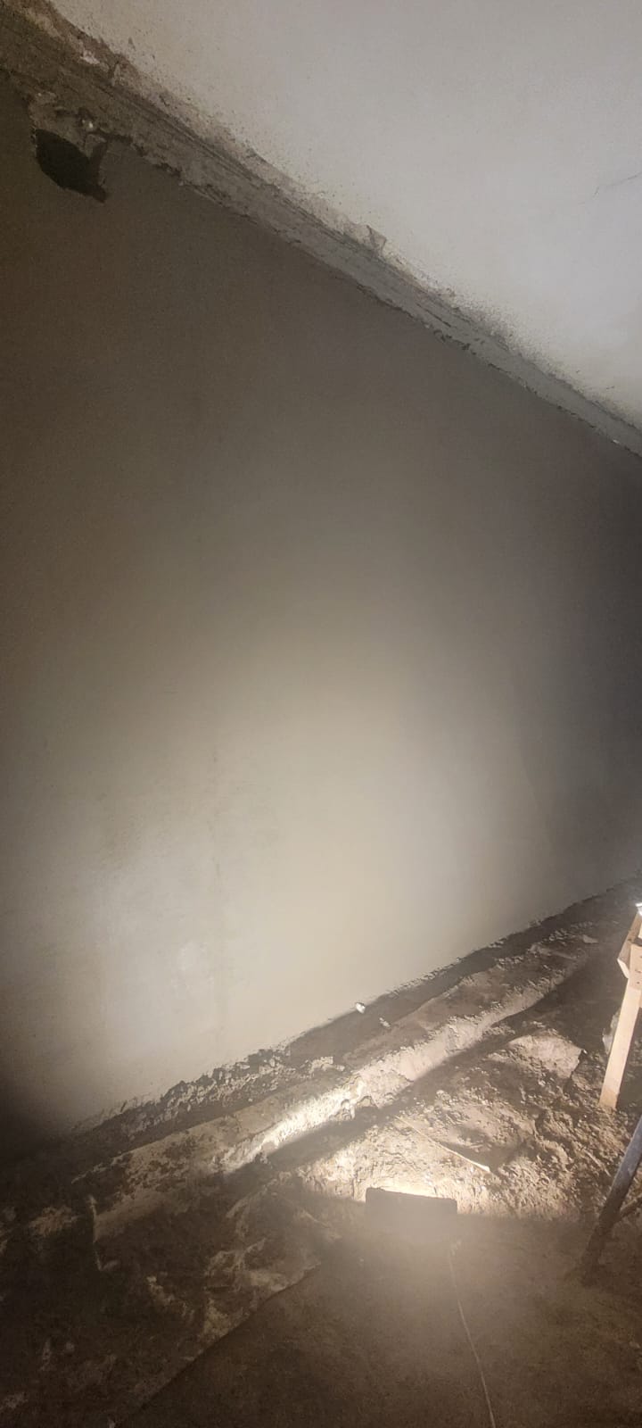 Укладка штукатурки на стены с изгибами Какие особенности укладки штукатурки на стены с изгибами и углами?