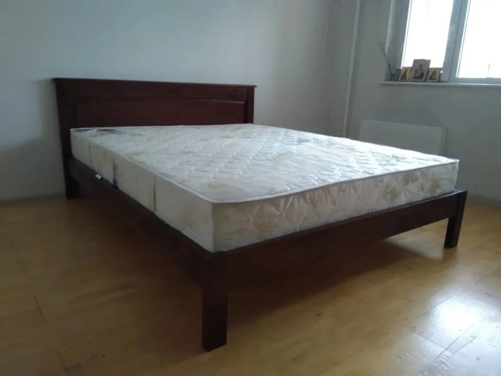Мебель из древесины сосны, березы, дуба, ясеня или бука