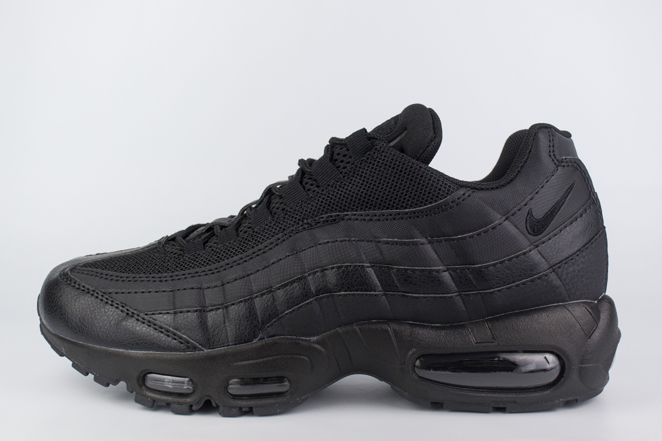 Air Max 95 Wmns Triple Black чаще выбирают клиенты