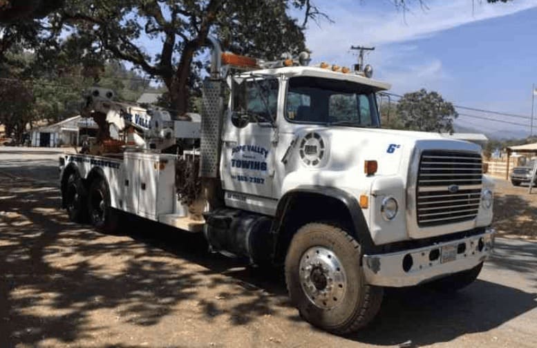 Эвакуатор Ford L 9000