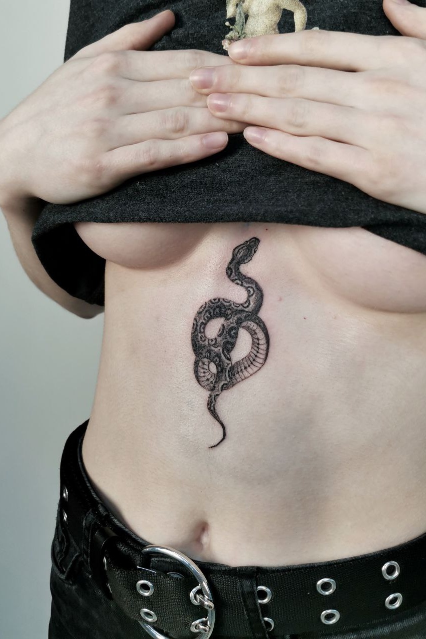 татуировка фотография эскиз мужская на плече дракон