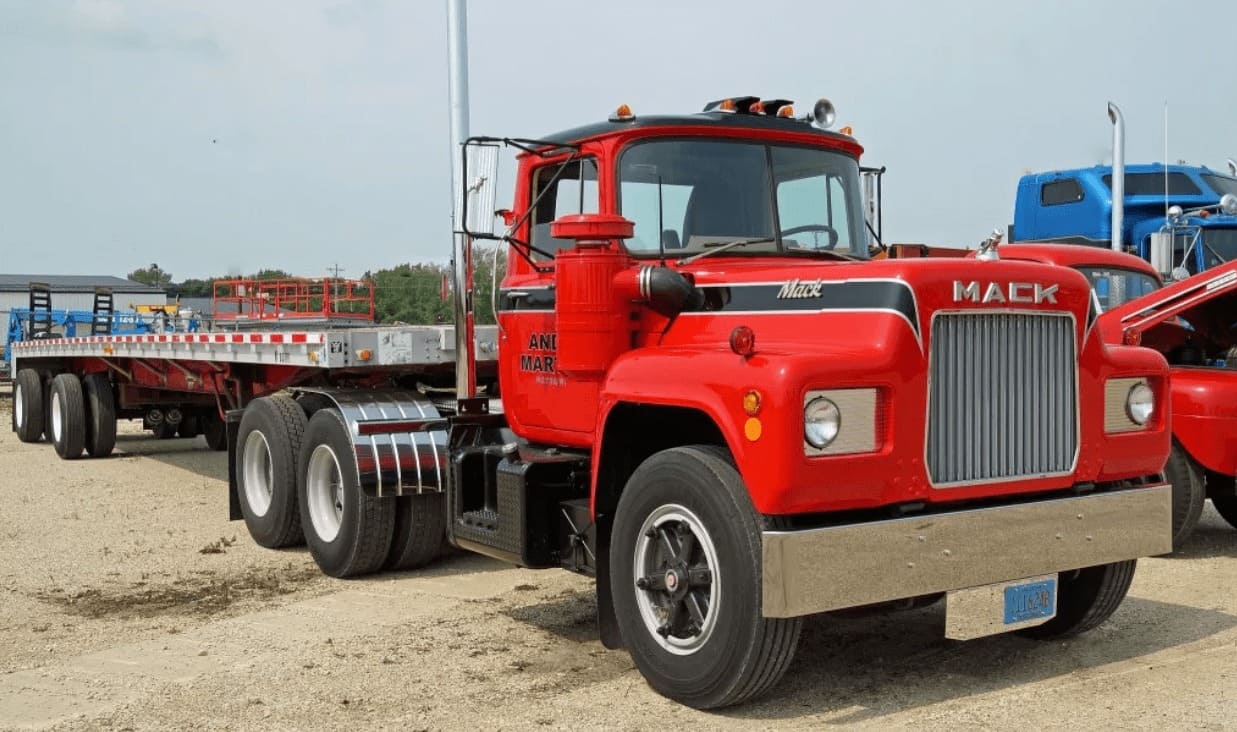 Эвакуатор MACK R600, тягач, трал