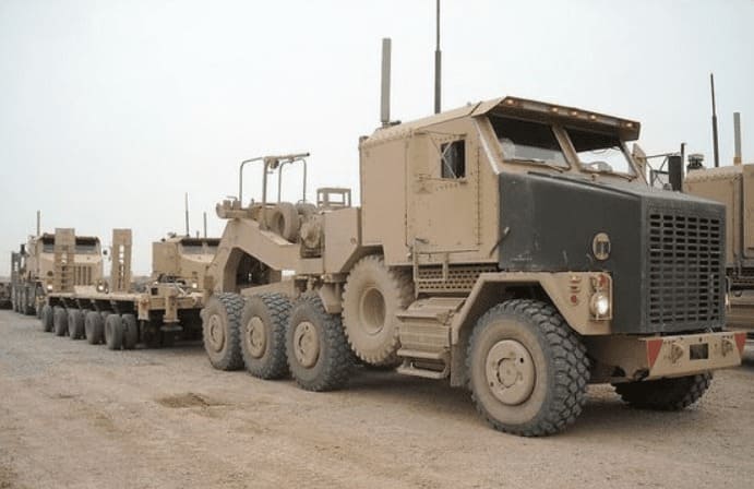 Эвакуатор OSHKOSH M1070A0, трал