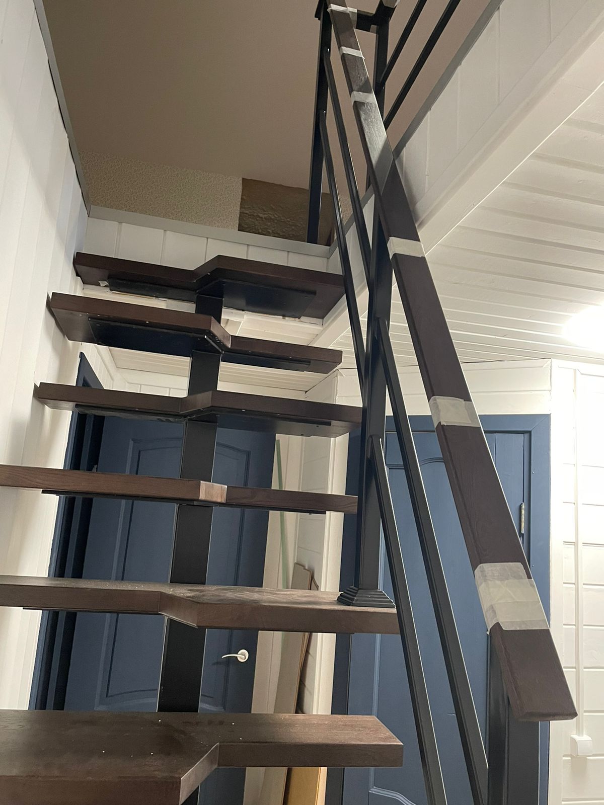 лестницы со ступенями с гусиным шагом