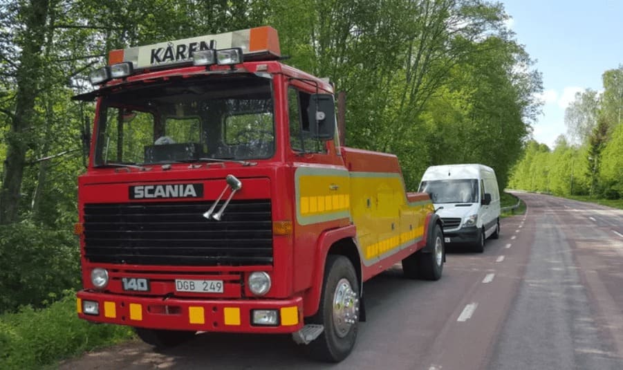 Эвакуатор SCANIA 140