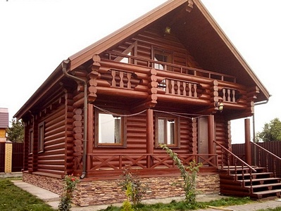 Обновление покраски деревянного дома снаружи