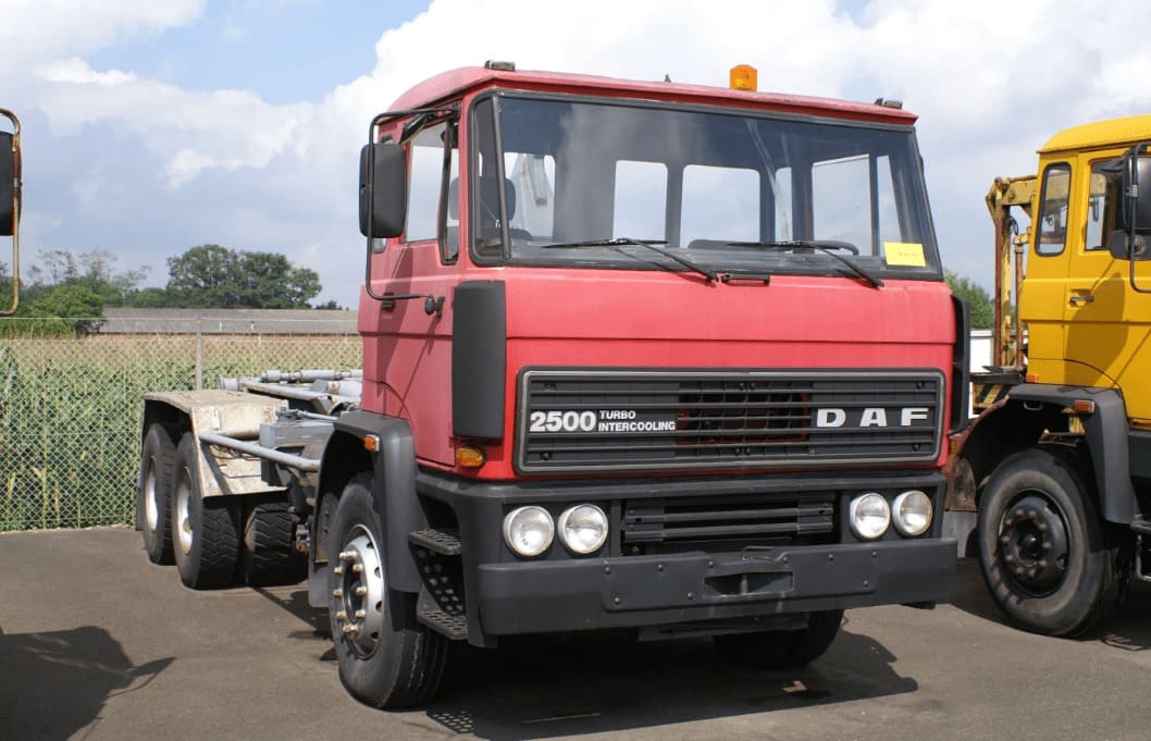 Эвакуатор DAF F2500, тягач