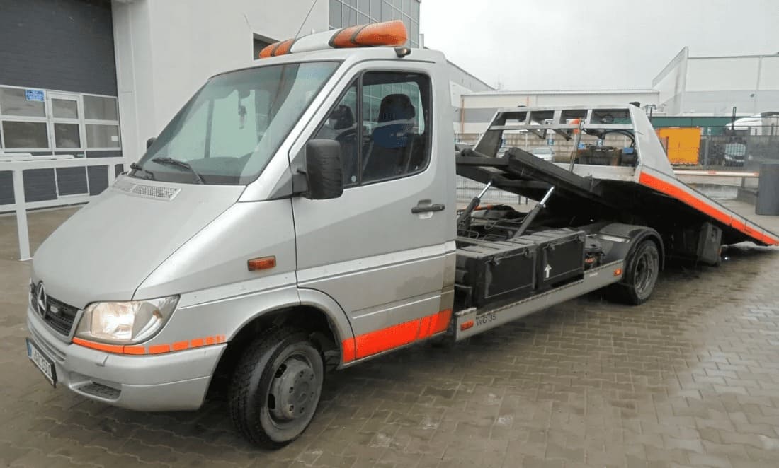 Эвакуатор Mercedes Benz Sprinter