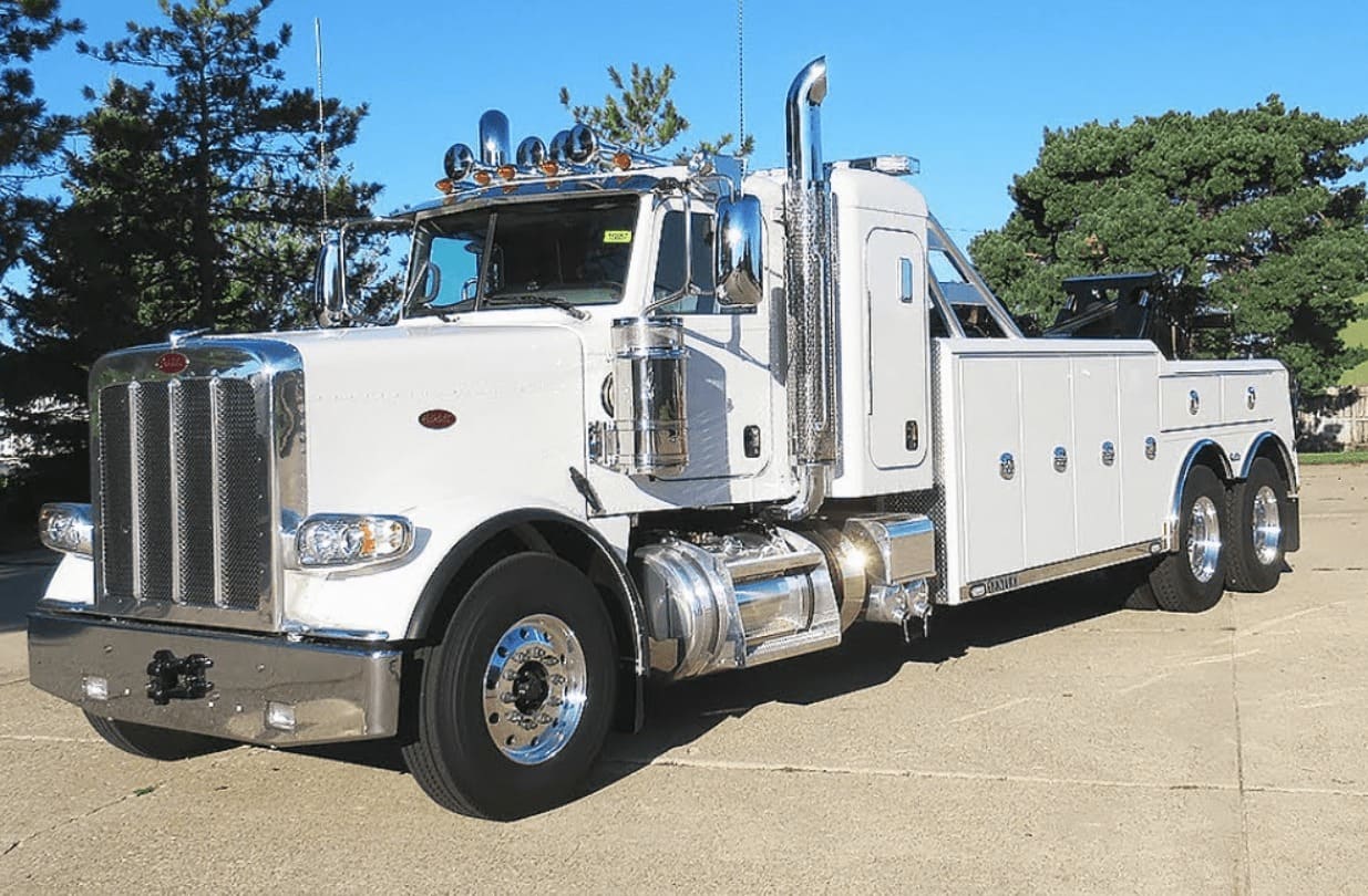 Эвакуатор Peterbilt 389 Century 5130