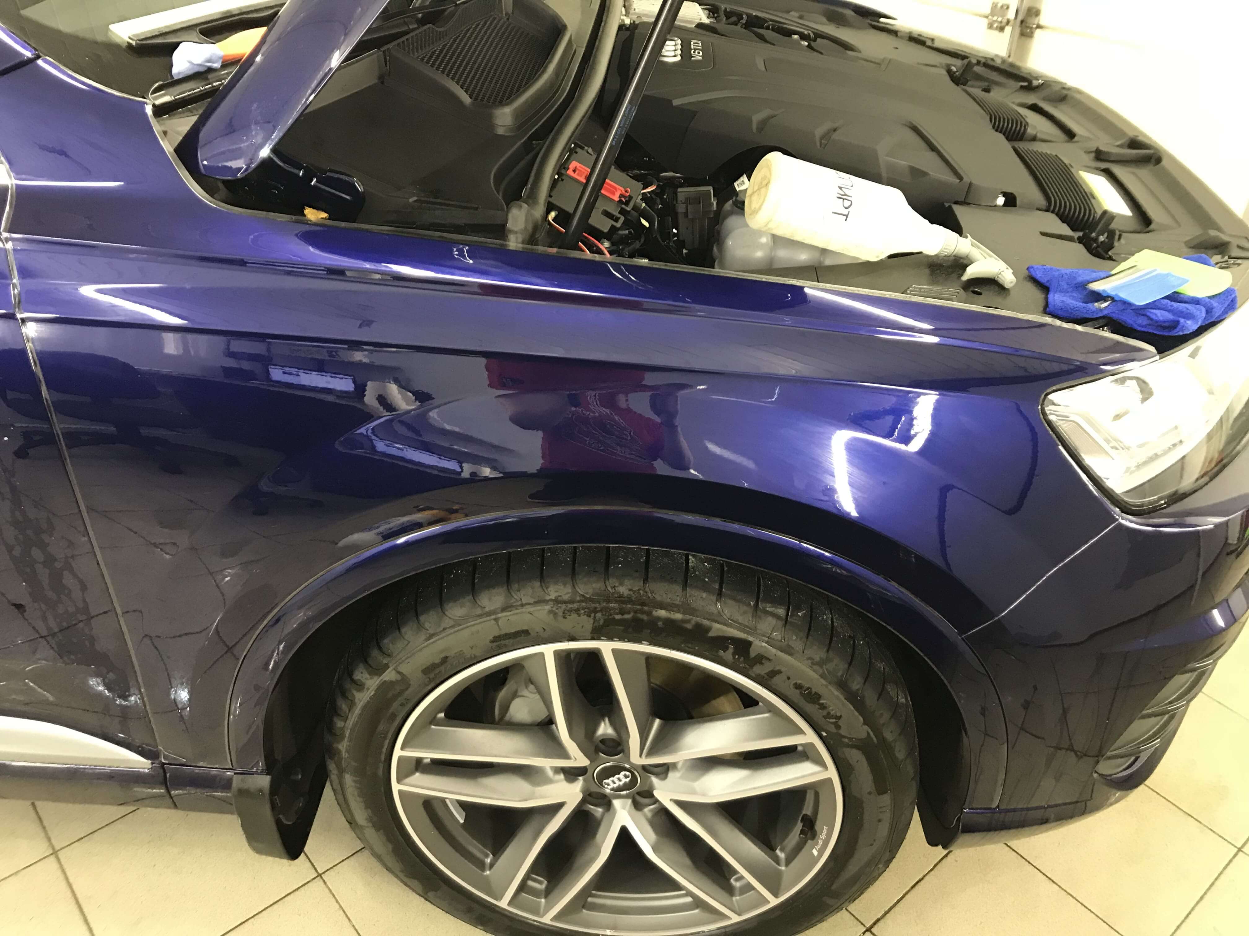 Защита полиуретановой пленкой SunTek капота, фар и крыльев Audi Q7