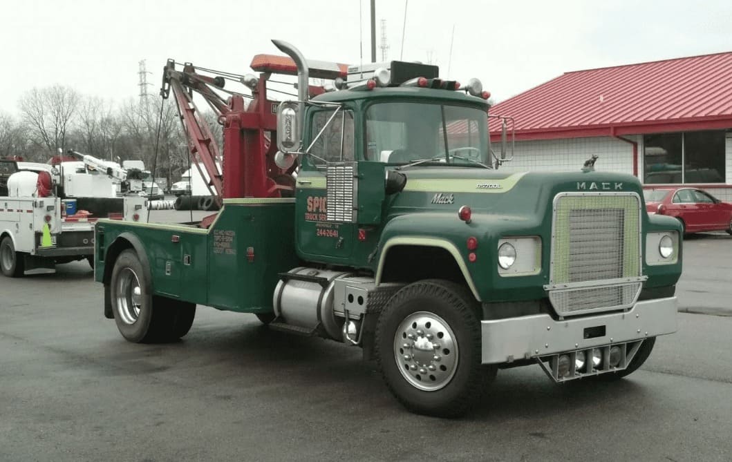 Эвакуатор MACK RS700L