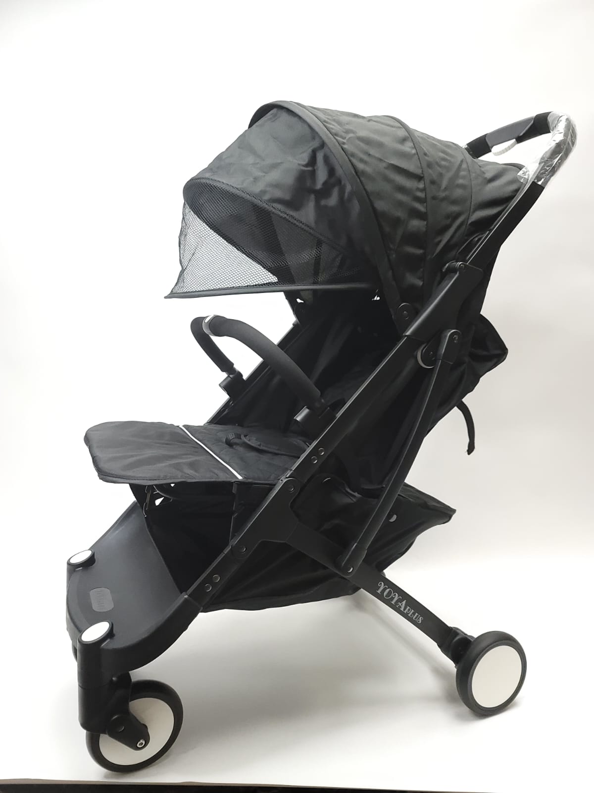 Продажа детской коляски Yoya Plus, цвет черный, состояние: новая вещь. Тест-драйв и доставка по России.