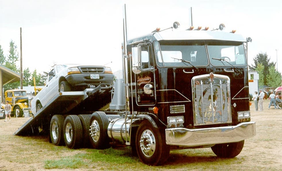 Эвакуатор Kenworth K100E