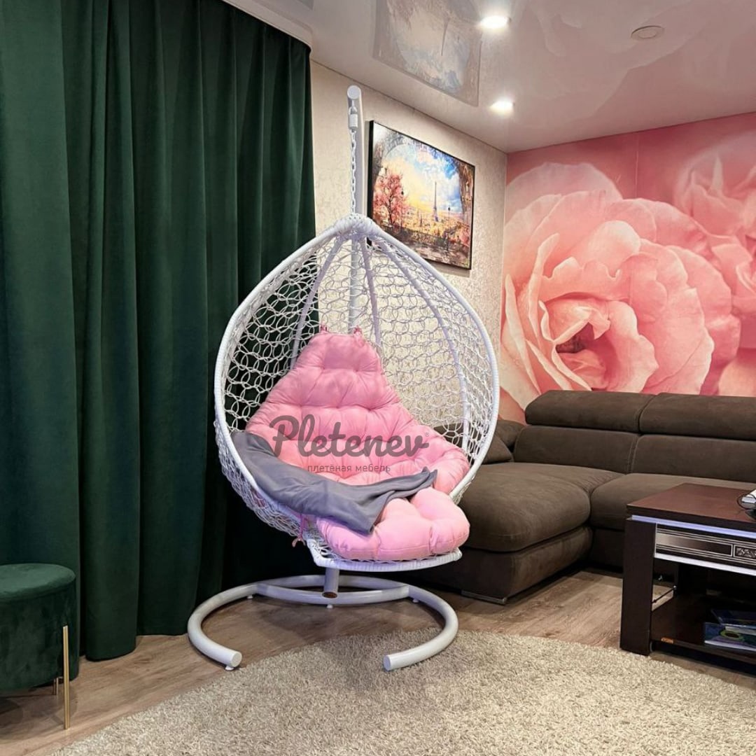 Подвесное кресло КАПЛЯ Реклайнер цвет белый с розовой подушкой и подставкой под ноги