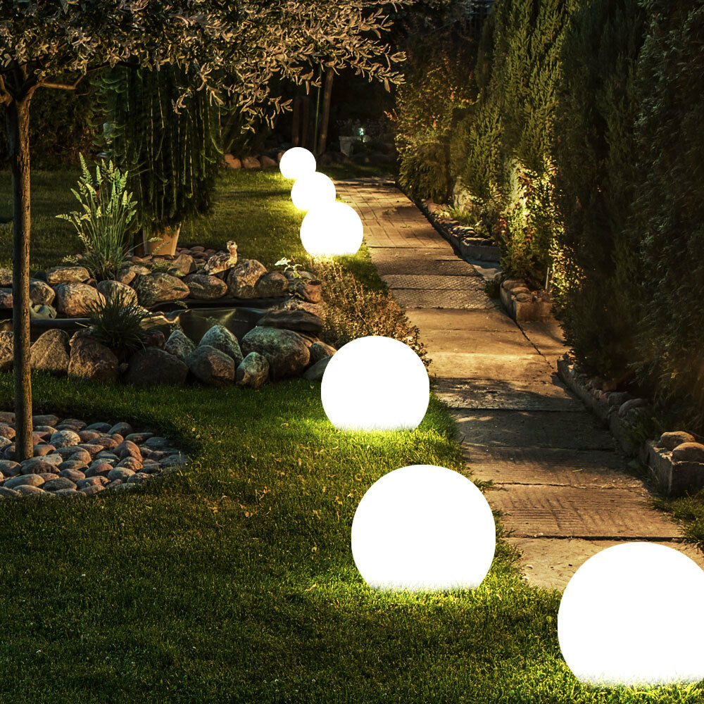 Парковы светильники шарами. Ландшафтное освещение светильники. Декоративная подсветка сада. Декоративные светильники для сада.
