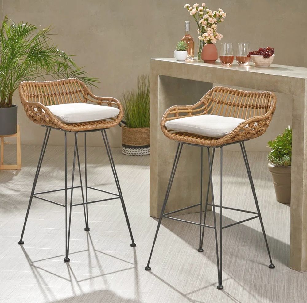 Барный стул Patio Bar Stool бежевый ротанг