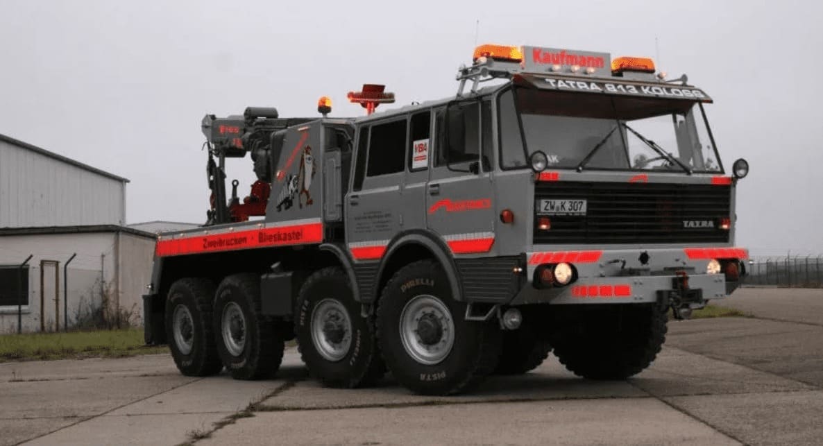 Эвакуатор TATRA T813