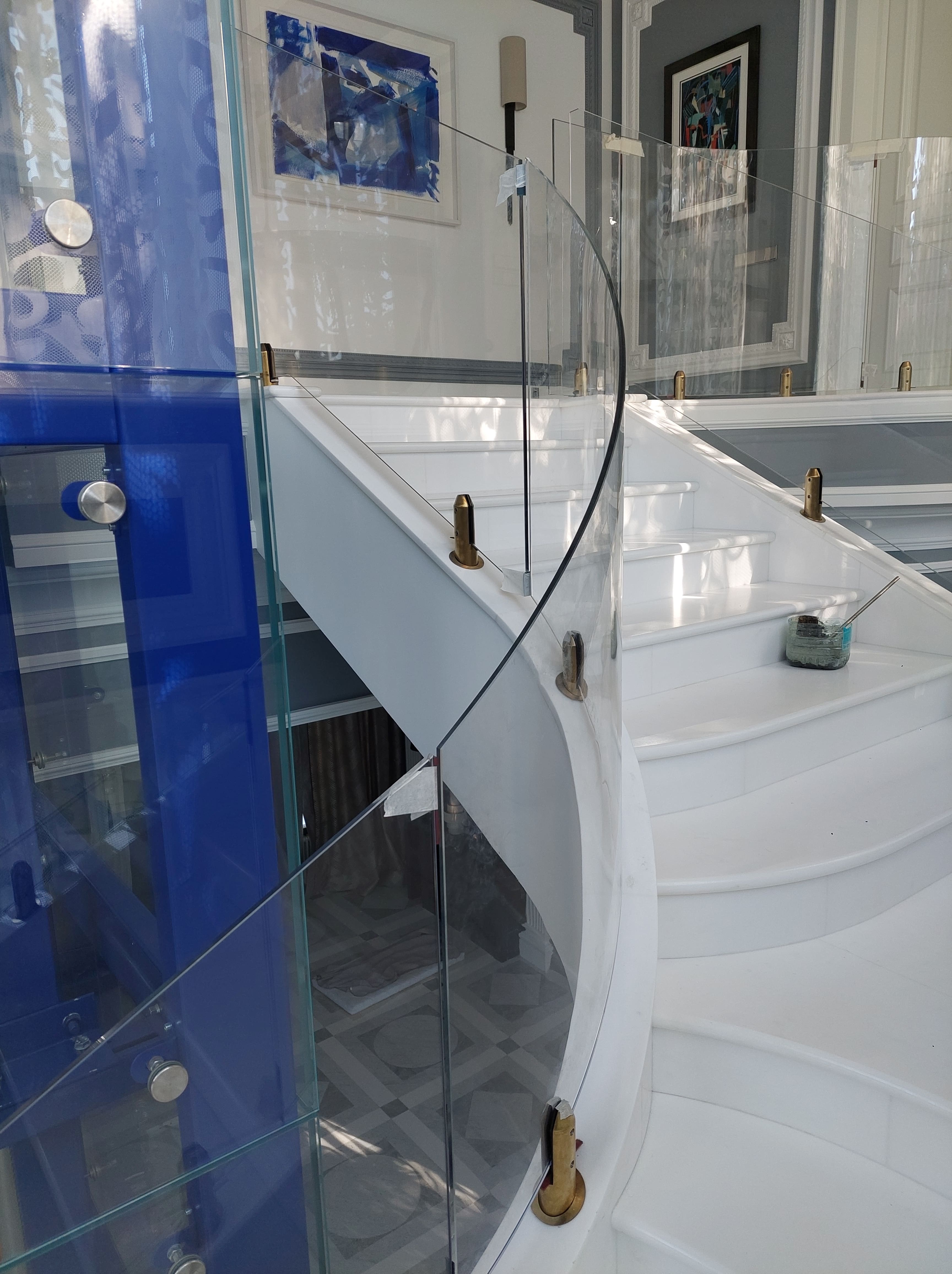 Моллированное стекло для лестниц