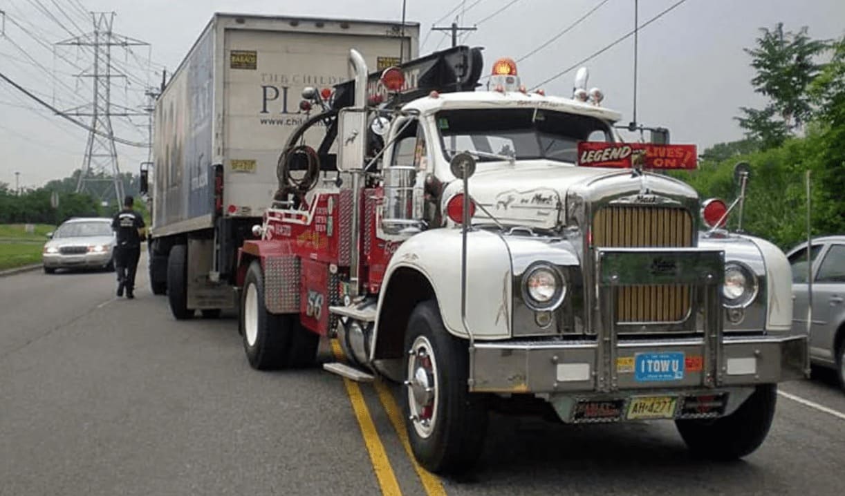 Эвакуатор MACK B61T