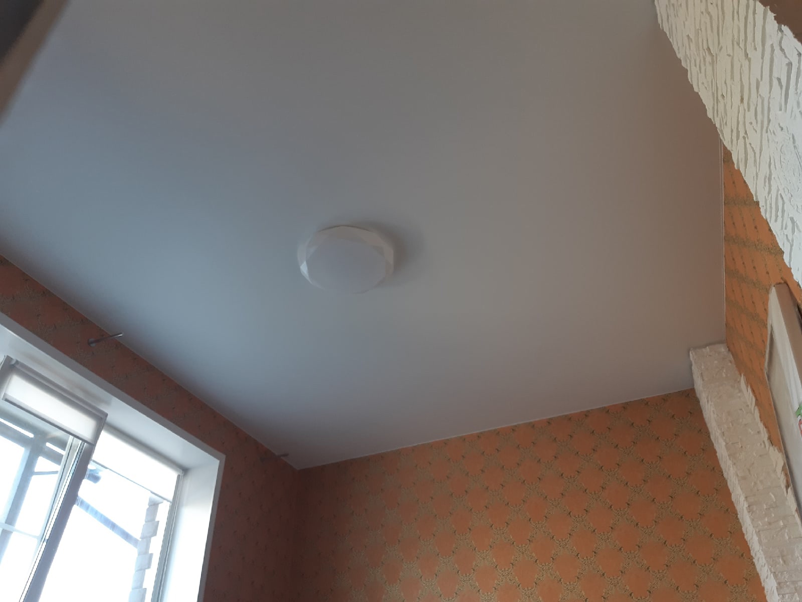 Матовый натяжной потолок в комнате Кострома