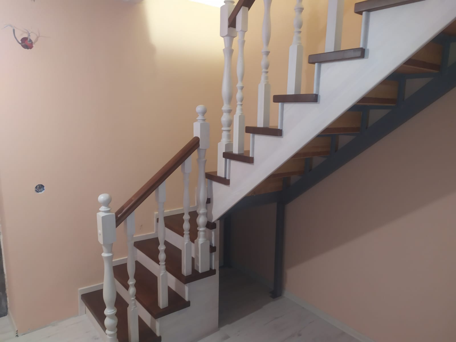 Каркас лестницы из трубы