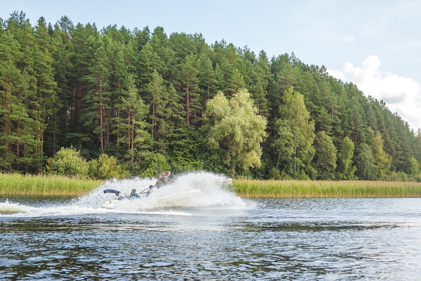 Прогулки по Селигеру на катерах