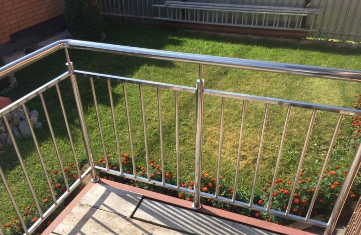 ограждение балкона из нержавеющей стали