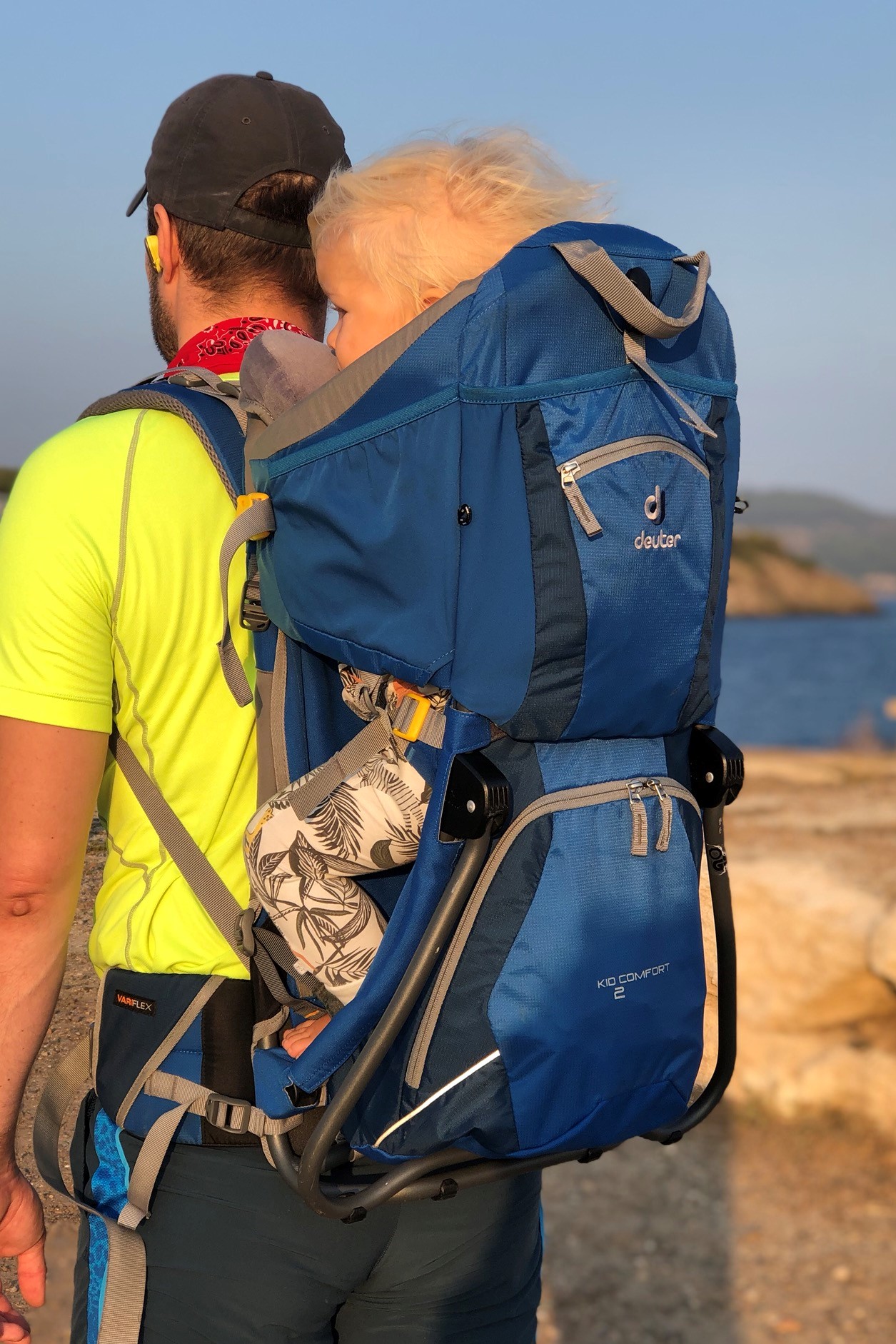 Продажа детского рюкзака-переноски Deuter Comfort 2, цвет синий, состояние: хорошее. Тест-драйв и доставка по России.