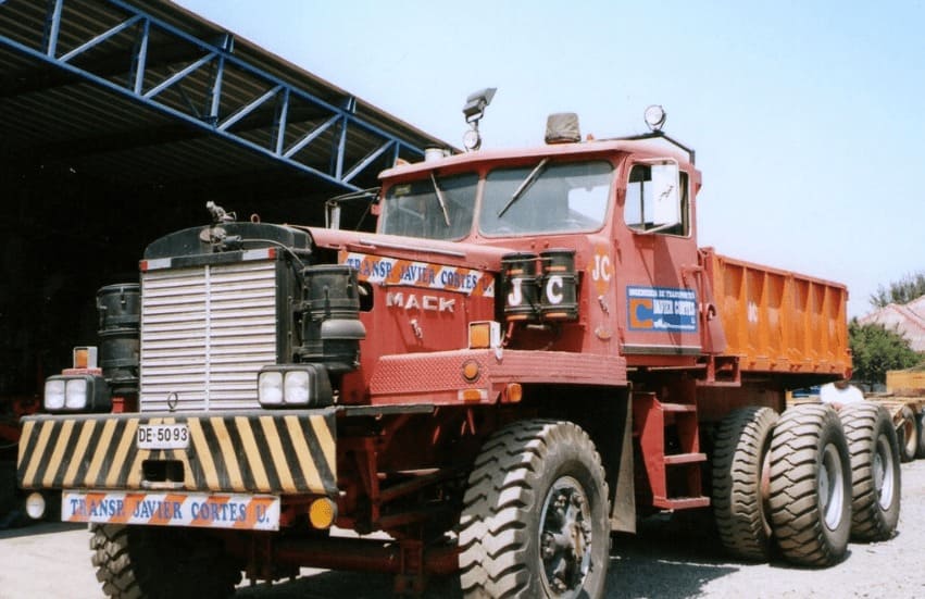 Эвакуатор MACK M45, тягач