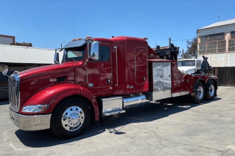 Эвакуатор Peterbilt 384