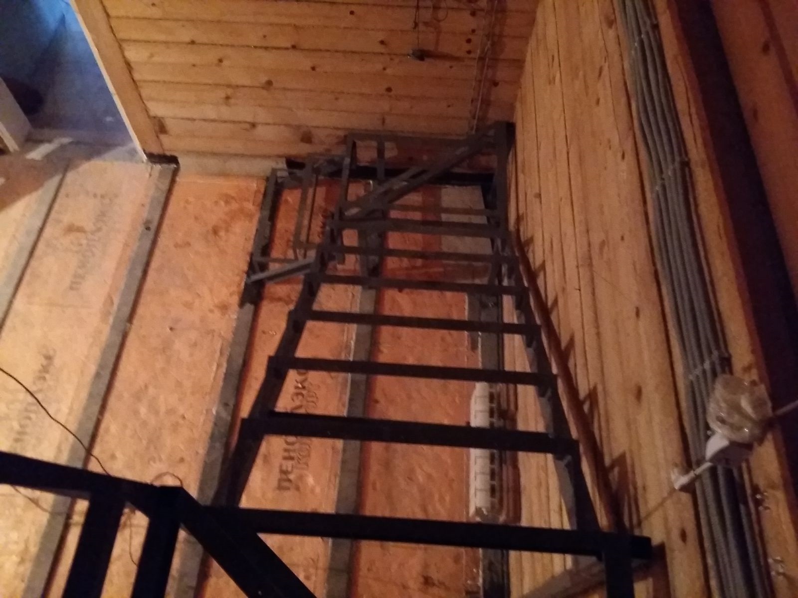 каркас лестницы в деревянном доме