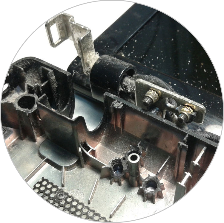 Ремонт корпуса ноутбука в Первоуральске. Ремонт петли. Ремонт корпуса ноутбука любого производителя в Первоуральске. Ремонт или замена петлей ноутбука.