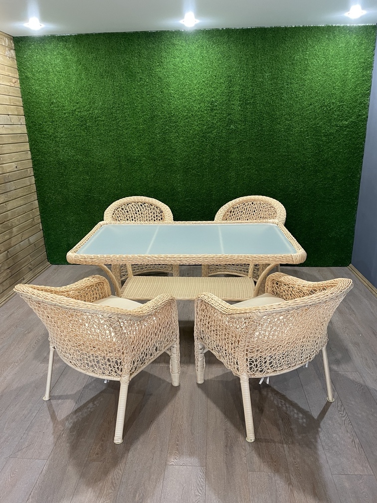 Плетеный стол со стеклом и с 4 креслами Меланж из искусственного ротанга, цвет бежевый