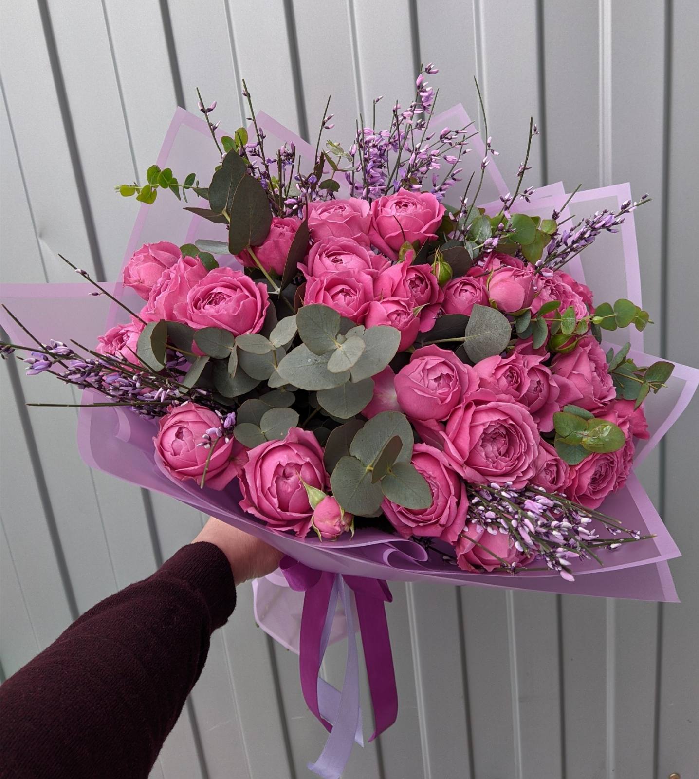 Шикарный букет с розовыми розами