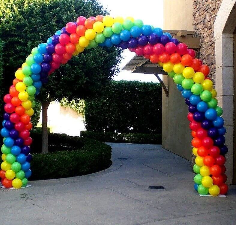 арка из шаров на улице