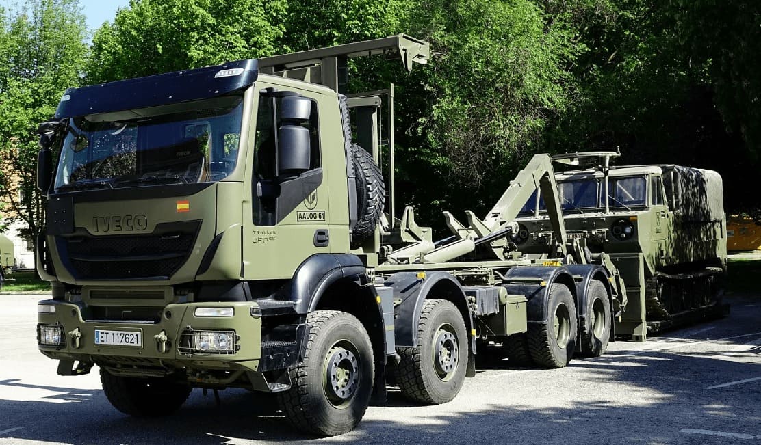 Эвакуатор IVECO Trakker 450