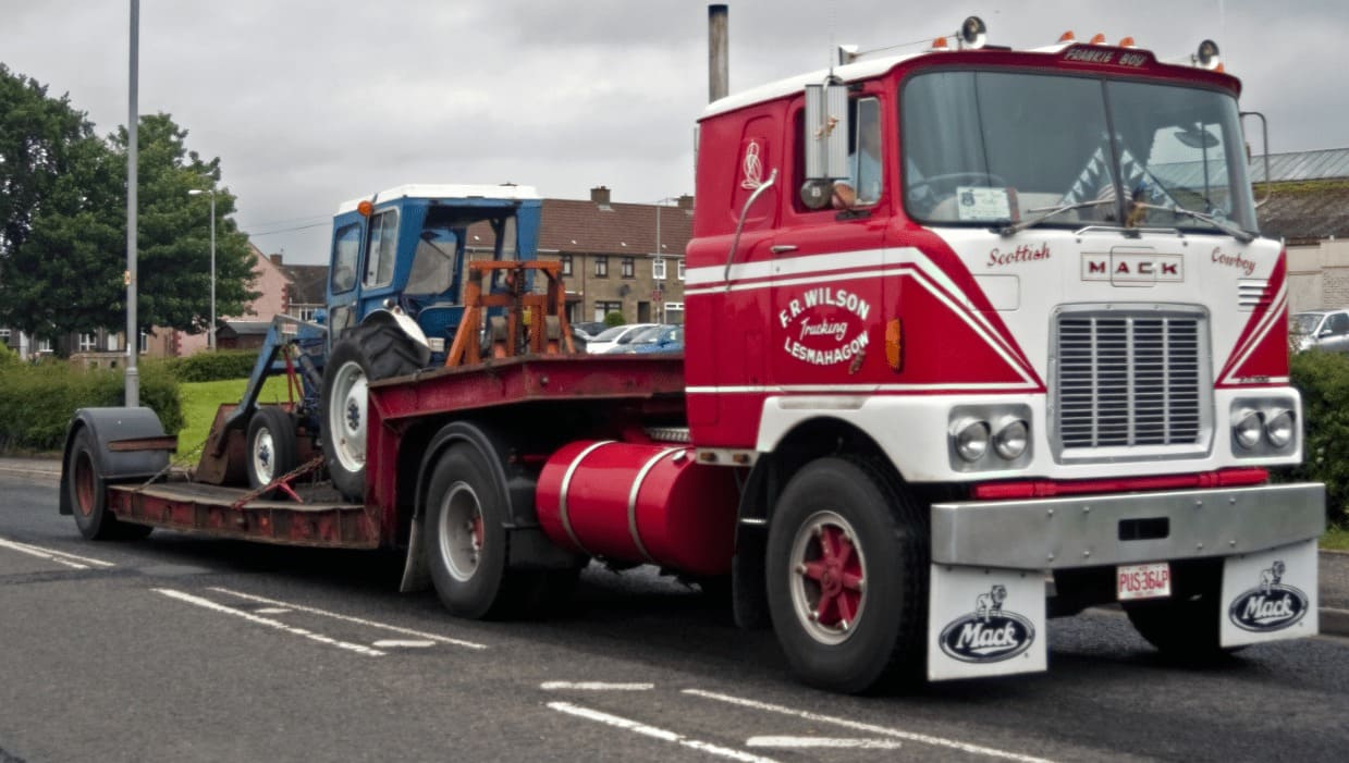 Эвакуатор MACK F700, тягач, трал