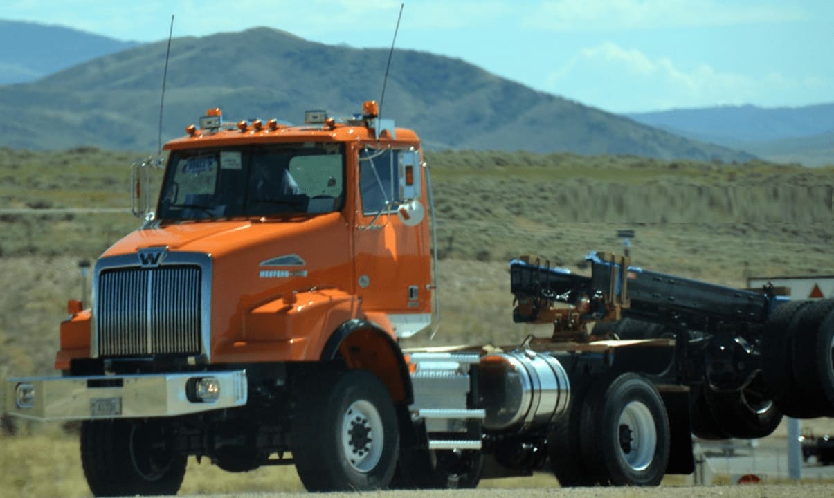 Эвакуатор WESTERN STAR 4800 4x4, тягач