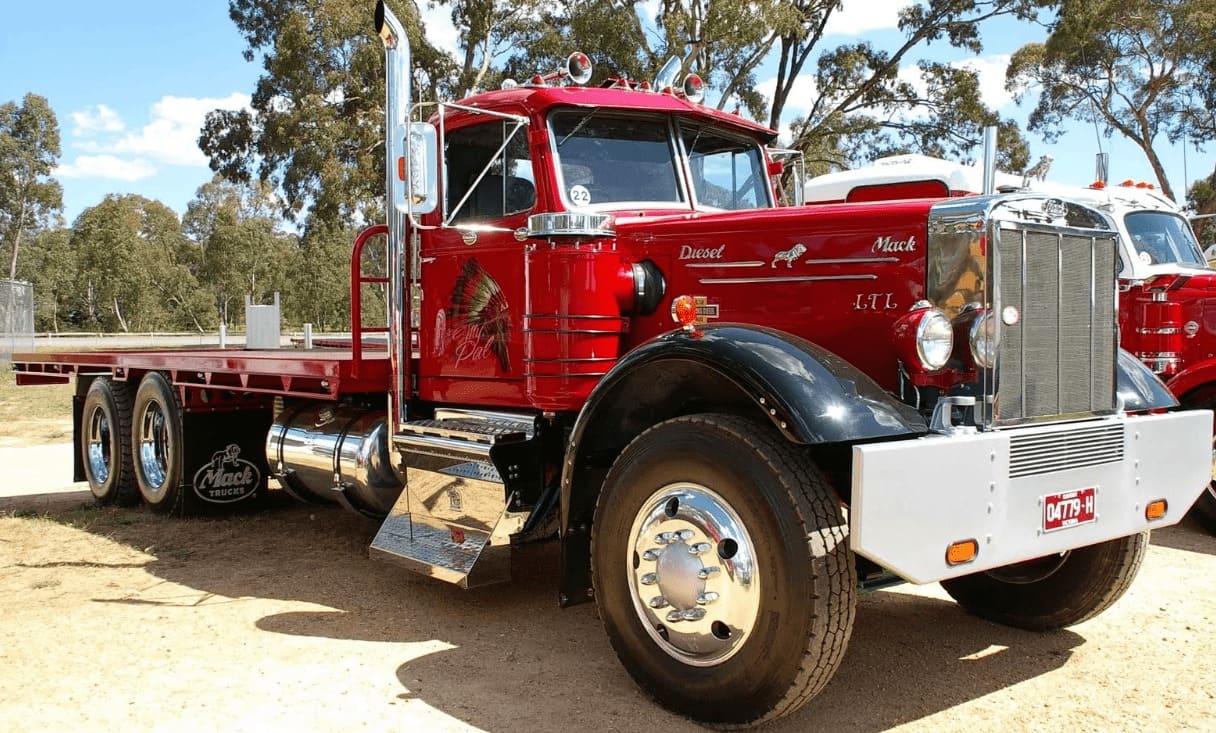 Эвакуатор MACK LTL