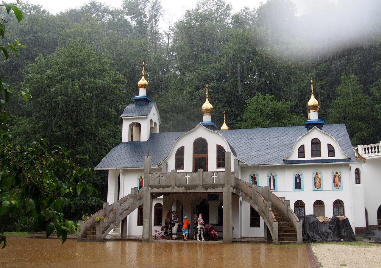 Троице-Георгиевский женский монастырь Лесное