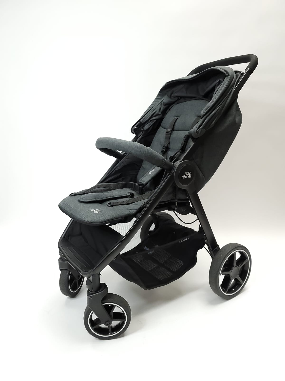 Продажа детской коляски Britax B-Agile M, цвет серый, состояние: хорошее. Тест-драйв и доставка по России.