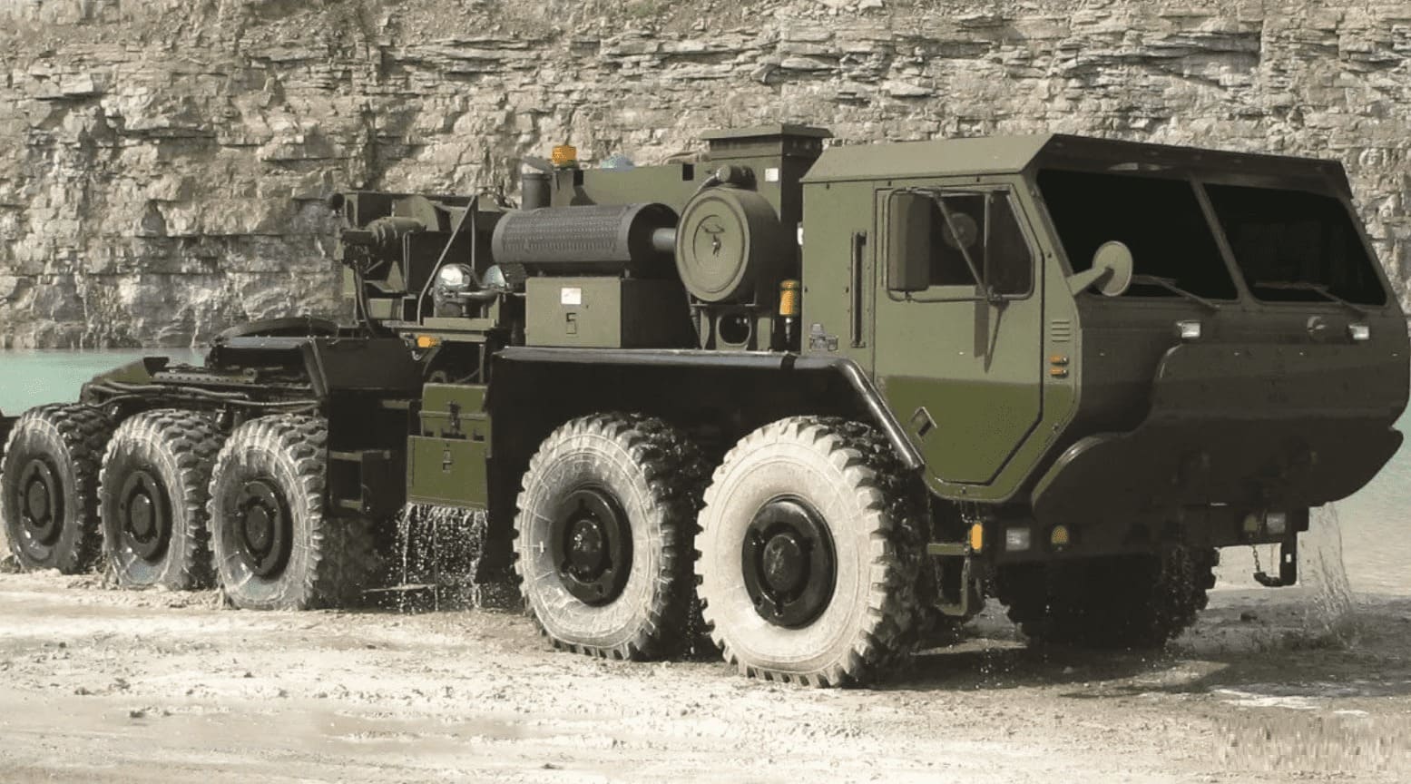 Эвакуатор OSHKOSH M1157, военный