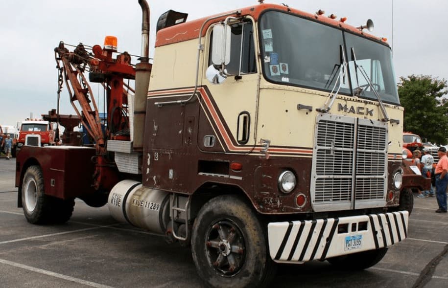 Эвакуатор MACK Cruiseliner